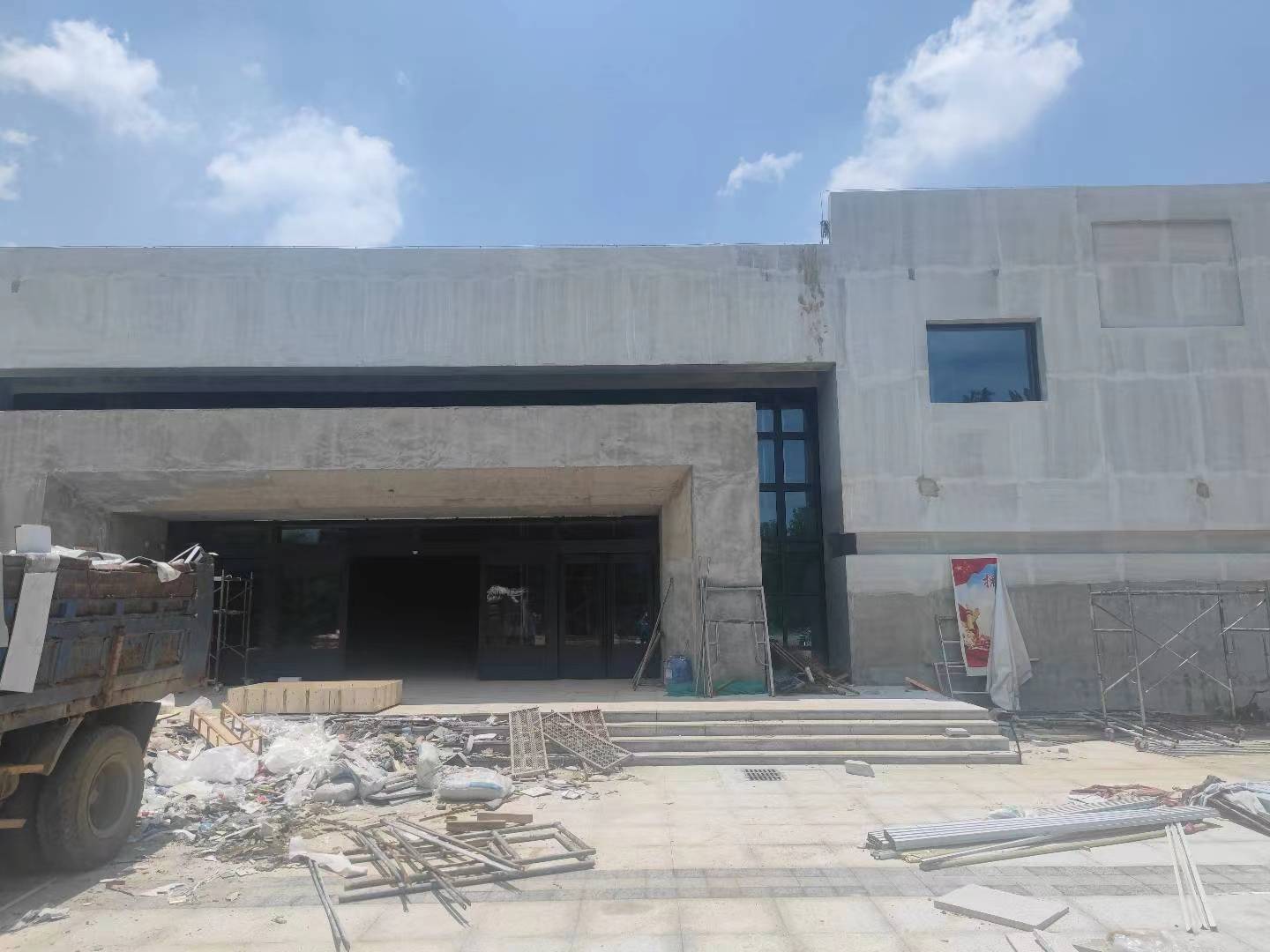 2023年7月鷹米講解為淮南上窯烈士館提供多通道分區講解系統