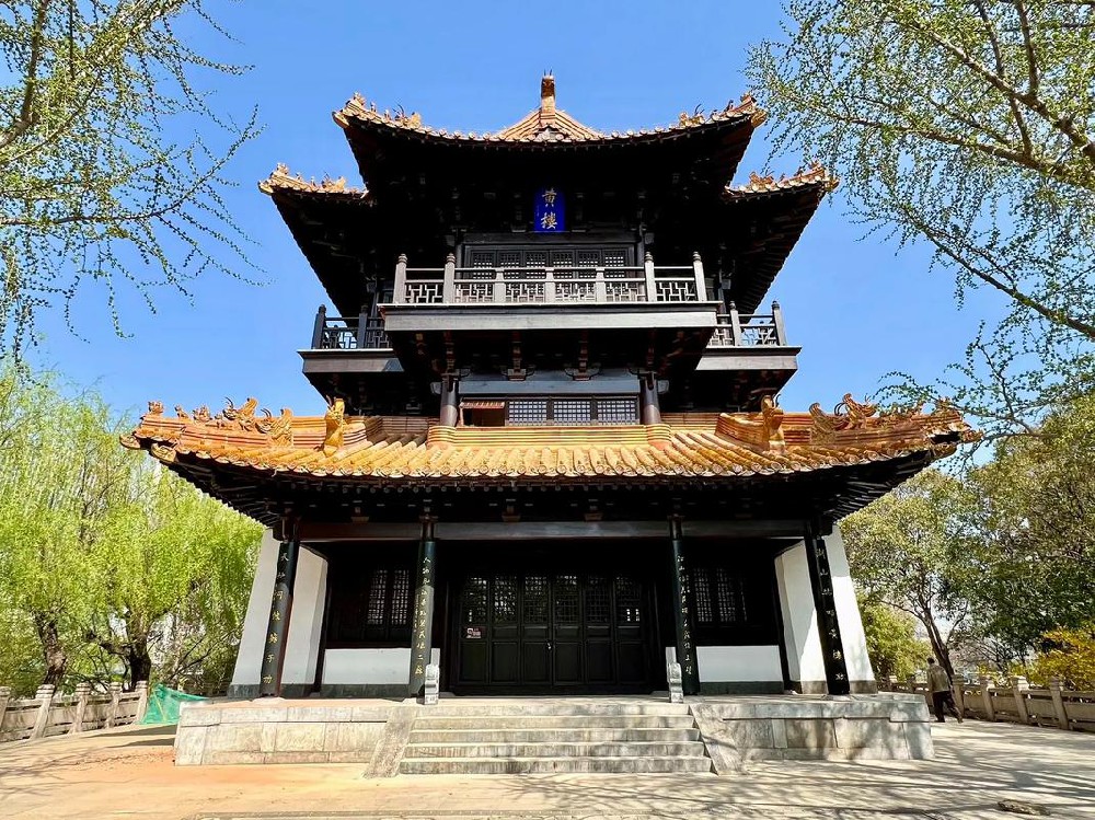 4月鷹米為徐州黃樓公園提供自助導(dǎo)覽租賃柜